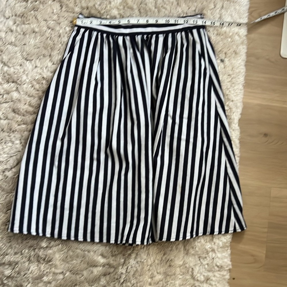 Super cute striped pull on skirt